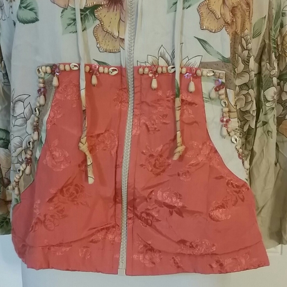 Vanity Collection hooded blouse - Picture 2 of 15